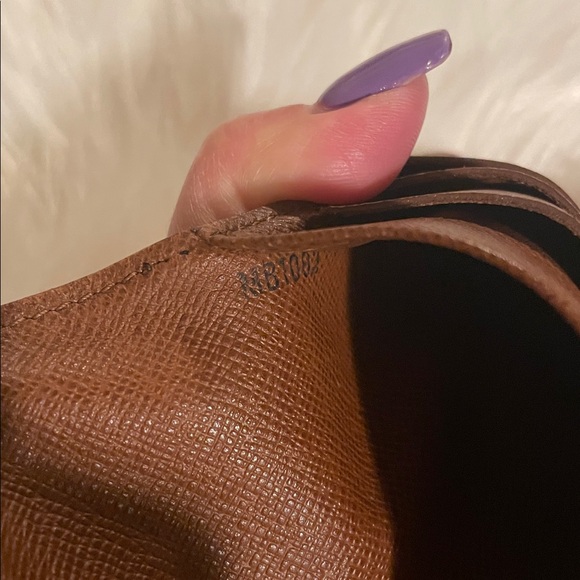 Louis Vuitton Monogram trifold wallet - Picture 8 of 8